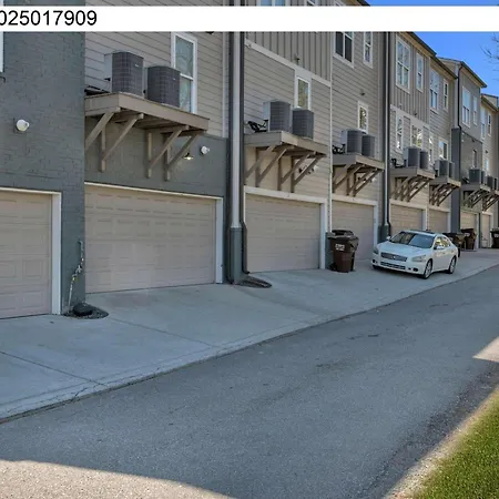 Close To Dt Game Garage Bar Large Living Room